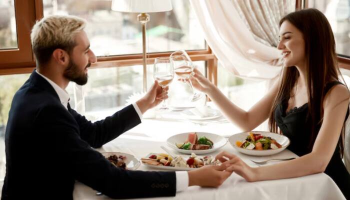 foods to avoid on first date, GenZ, Gen Z dating tips, awkward date foods, first date advice, messy foods on dates, garlic breath date disaster, dating food mistakes, first date survival guide, Gen Z relationships, funny first date tips