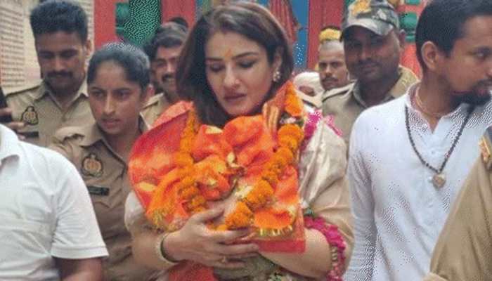 Raveena Tandon Offers Prayers At Ram Temple And Hanuman Garhi Temple In Ayodhya