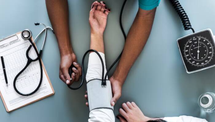 Lower Your Blood Pressure Naturally With THESE 9 Simple And Effective Tips