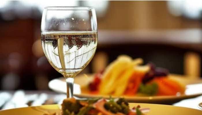 ‘Why Rs 20 Water Bottle Sold For Rs 100’:Delhi HC Questions Eateries Over Extra Charges