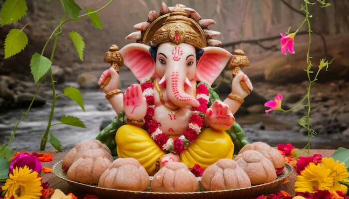 Ganesh Chaturthi 2025: How Delhi-NCR Pandals Echo With Bappa Morya Chants, Devotion, And Festive Spirit