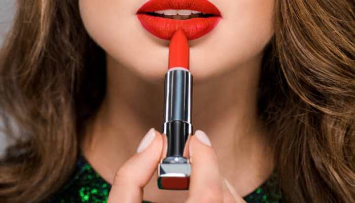 Best Long-Lasting Lipsticks for Bold &amp; Comfortable Wear