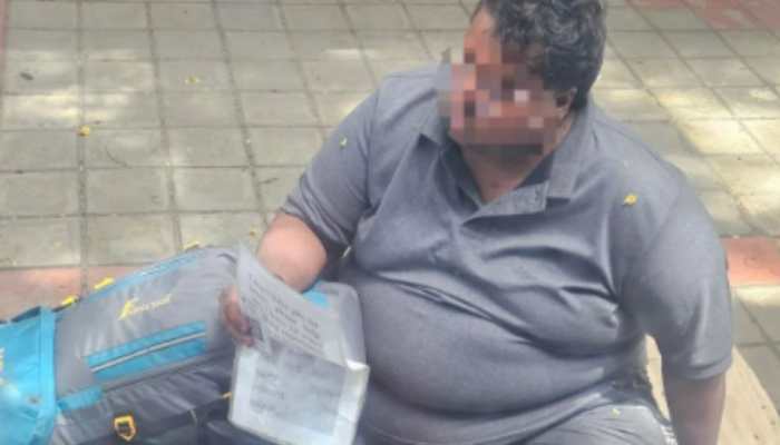 Man With 14 Years Of Banking Experience Seen Begging For Job, Netizens Say 'Harsh Truth Of Our Country'