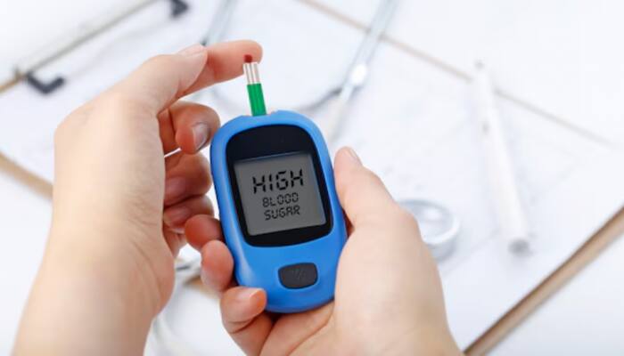 How To Manage Blood Sugar Levels At Home Naturally With Diet, Exercise, And Lifestyle Changes