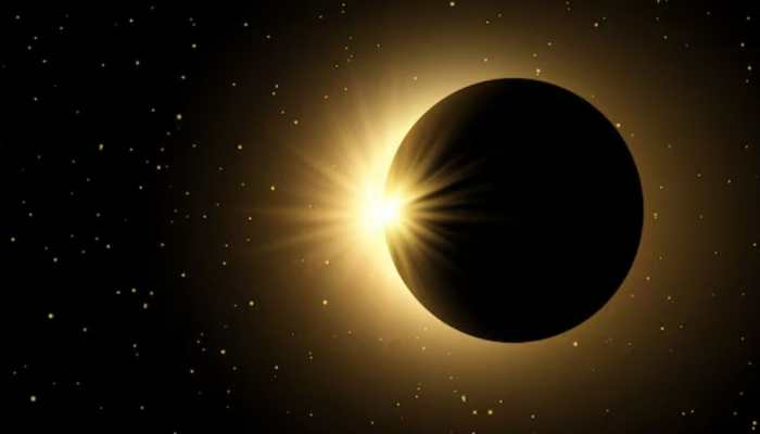 Chandra Grahan 7th September 2025: Total Lunar Eclipse Date, Time And Sutak Kaal- Check Dos And Don'ts