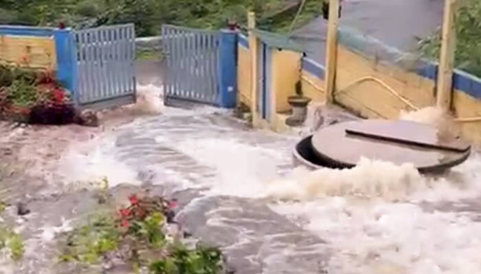 Tamil Nadu: Heavy Rains In Madurai Leave Roads Waterlogged, Causing Inconvenience To Commuters