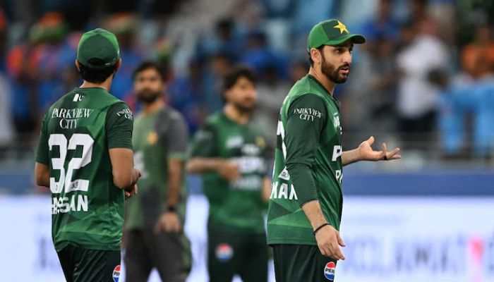 India’s Handshake Snub: Did It Trigger Salman Agha’s Absence in Asia Cup 2025 Ceremony?