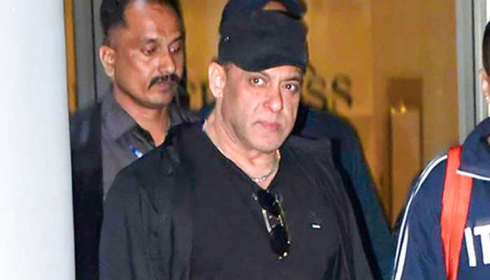 Salman Khan's NEW Dashing Clean Shaven Look Hogs Attention, Lands Back In Mumbai From 'Galwan' Shooting In Ladakh