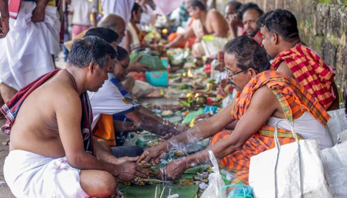 Mahalaya Amavasya 2025 Date &amp; Timings: When Is Sarv Pitru Amavasya? Complete Puja Vidhi, Rituals, History &amp; Significance