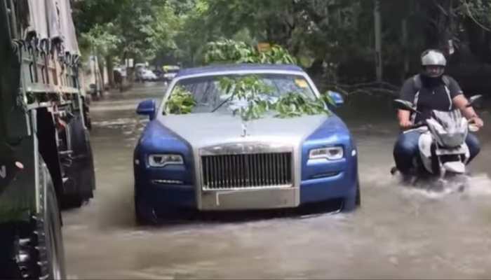 Rolls-Royce Stranded In Kolkata Floods, Sparks Debate Over City's Poor Infrastructure | VIRAL VIDEO