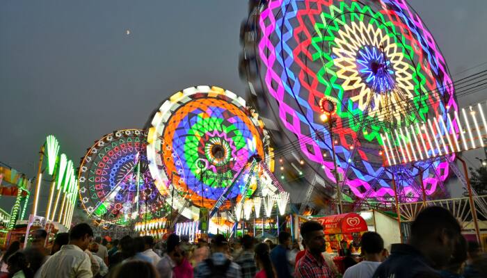 Happy Dussehra 2025: Foods To Eat, What To Avoid, And Safety Tips For Enjoying Vijayadashami Mela