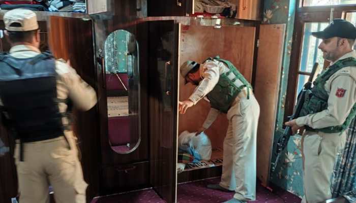 Srinagar Police Conduct Raids On 21 Residences In Connection With Terrorist Links