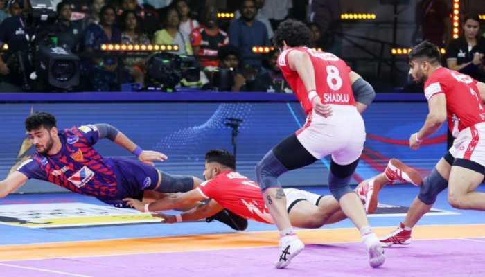 PKL 12: Akshit Dhull's Heroic Super 10 Helps Table Toppers Dabang Delhi Complete Double Over Gujarat Giants