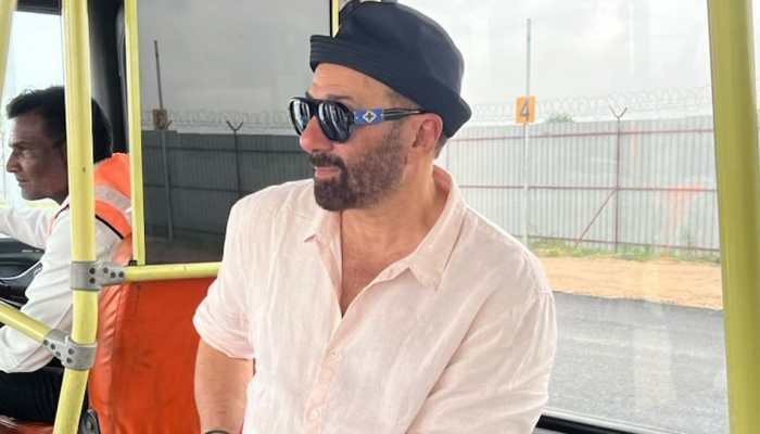 Sunny Deol's Snack-Time Video From The Sets Includes Hot Samosas, Kachoris &amp; Chai - Watch