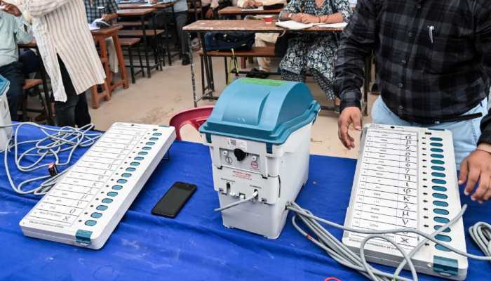 First Randomisation Of EVM-VVPAT's For Phase 1 Of Bihar Polls Completed