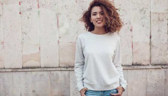 Comfortable and Stylish Women’s Sweatshirts for Winter 2025