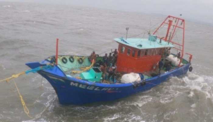 Fourteen West Bengal Fishermen Detained by Bangladesh After Trawler Drifts Into International Waters