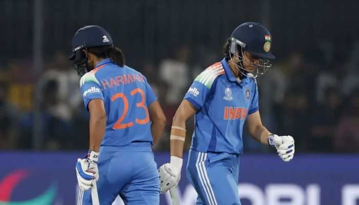 Blame Game in Indian Women's Team Camp After Defeat Against England in ICC Women's World Cup 2025: Harmanpreet Kaur Points Finger at Smriti Mandhana’s Crucial Dismissal