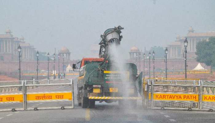 Delhi AQI Today: Air Quality Remains 'Very Poor,' Anand Vihar Hits 'Severe' At 511 Post-Diwali