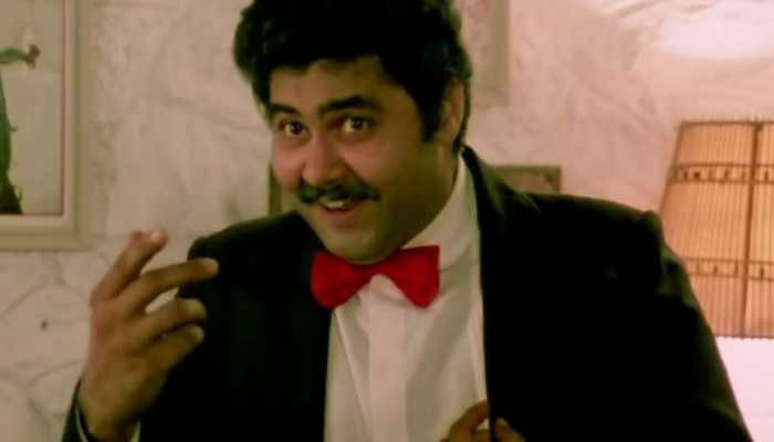 ‘Sarabhai vs Sarabhai’ Cast Pays Emotional Tribute To Satish Shah; Sings Title Track At Cremation
