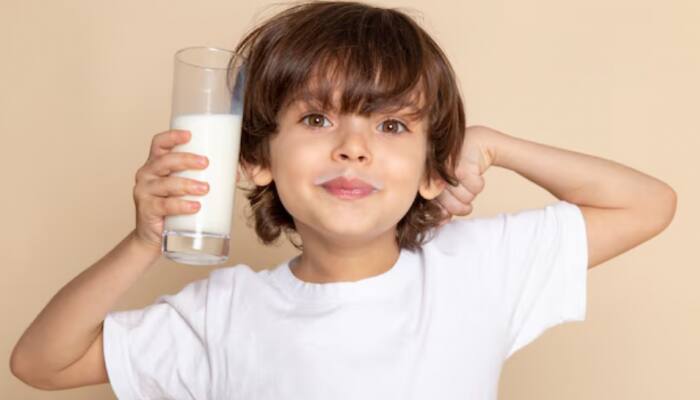 Should Milk Be A Part Of Your Daily Diet? Experts Weigh In On Risks, Benefits, And Vegan Alternatives