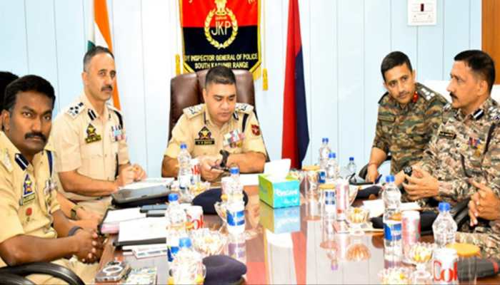IGP Vidhi Kumar Birdi, 19 J&amp;K Cops Awarded Kendriya Grihmantri Dakshata Padak For 'Operation Mahadev' Pahalgam Valour