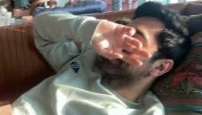 Beaten By His Father And Singing On Trains to Make Ends Meet, THIS Star Overcame It All To Become Box-Office Sensation - Guess Who?