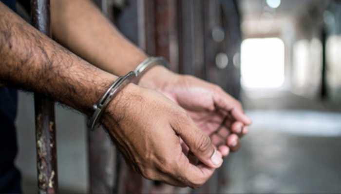 Three Held In Srinagar’s Dalgate With Country-Made Pistol And Live Rounds