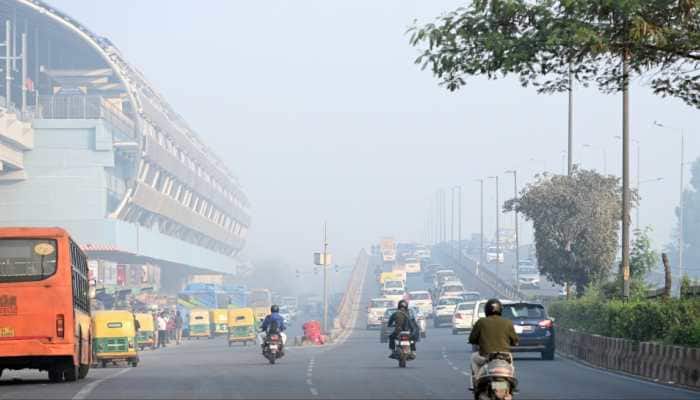 Delhi AQI: Capital Plunges Into 'Very Poor' Air Emergency As Smog Rises 100 Points, Fueled By Stubble And Firecrackers