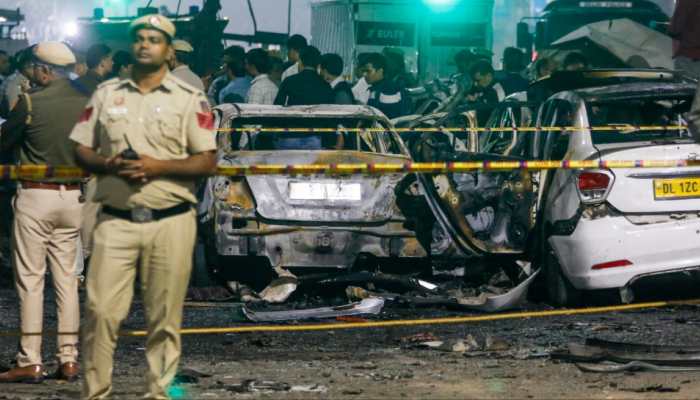 Delhi Red Fort Blast: CCTV Reveals i20 Car Laden With Explosives Staked Out Near Sunheri Mosque For 3 Hours | Latest Updates