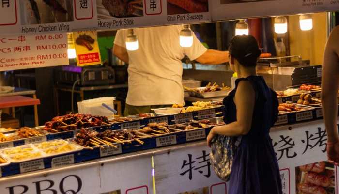Viral: Dad Travels 900 Km Just To Feed His Daughter ‘Taste Of Home’ | Internet Melts