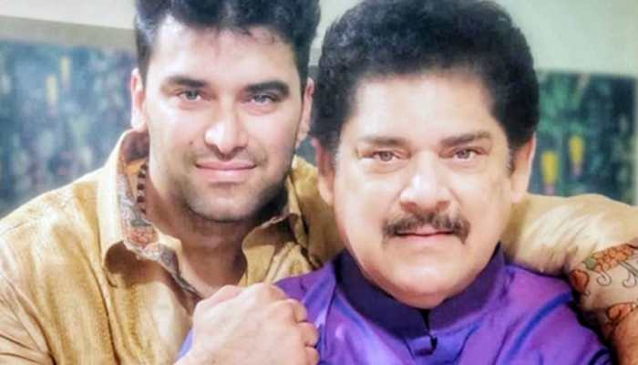 Nikitin Dheer Slams Paps For Conduct On Dharmendra, Jeetendra Videos: Feels Like You're Encircled By Vultures