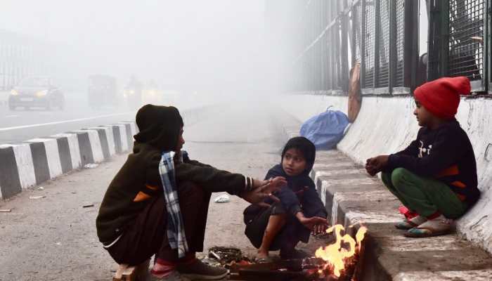 Thick Smog Chokes Delhi: AQI Near ‘Very Poor’ As Temperatures Dip To Single Digits