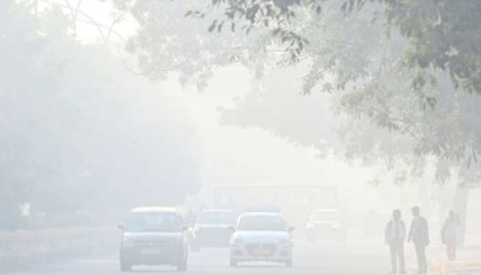 Delhi Chokes Under Toxic Smog: AQI At 399; Moti Bagh, Punjabi Bagh Record 439 In ‘Severe’ Category