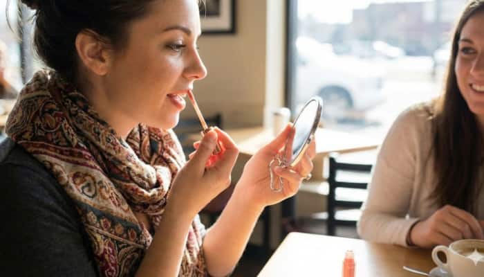 Top High-Shine Lip Gloss Choices To Shop On Amazon