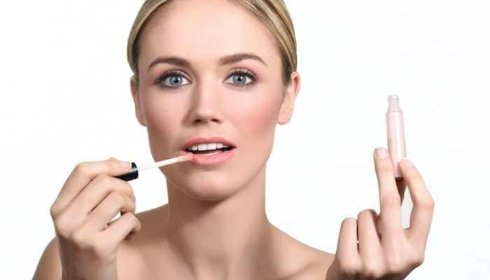 Lip Oils: Shine, Hydration &amp; Natural Tint