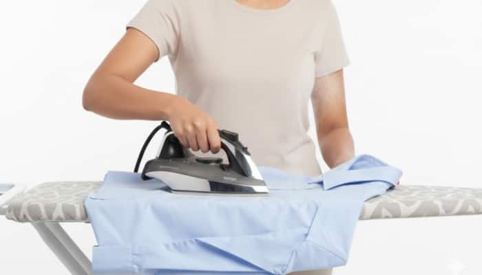 Effortless Daily Ironing With the Top 4 Best Dry Irons for Smooth Clothes
