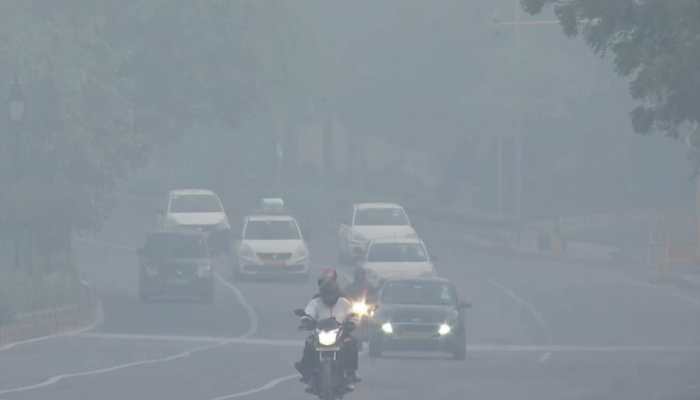 Surviving Delhi’s Toxic Air: Daily Habits That Can Save Your Lungs