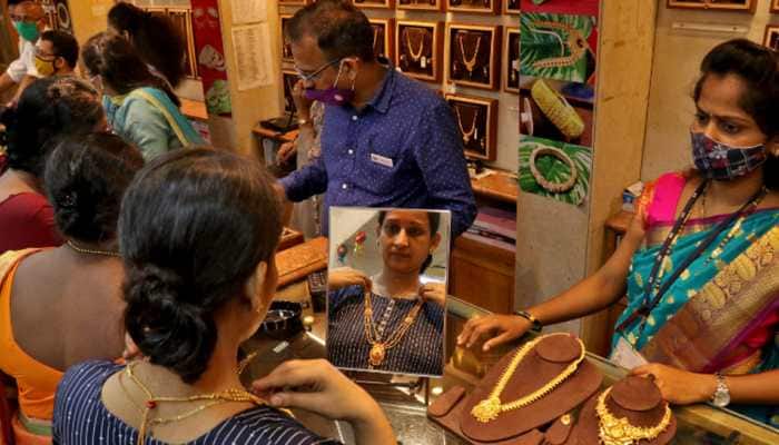 Gold, Silver Prices Rise On Strong Demand; Gold Futures Higher At Rs 1,25,999 Per 10 Grams