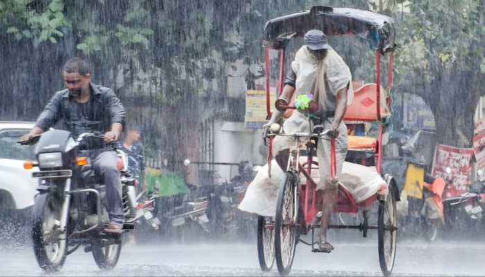 Cyclone Ditwah Update: Rain &amp; 70 km/h Winds Pummel Rameswaram, Tuticorin; NDRF Deployed