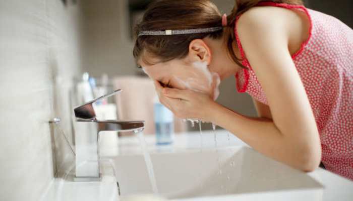 Best Daily Face Cleansers for Hydration and Glow