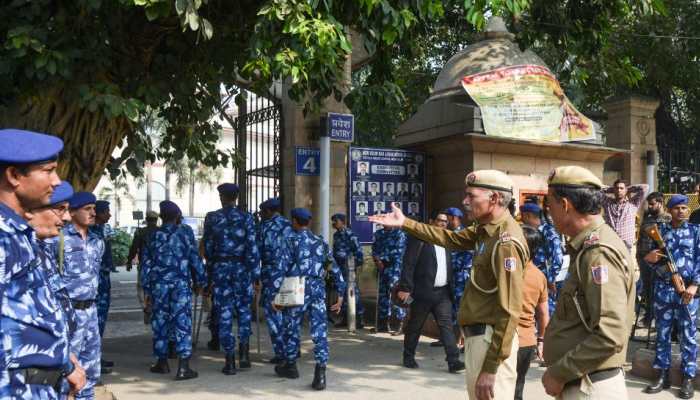 Two Delhi University Colleges Receive Bomb Threat Emails; Police And Bomb Squad On Site | Video