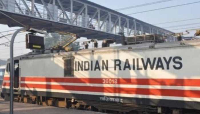 CR Special Trains December 2025: Full Schedule Of 14 Services To Lucknow, Delhi, Bengaluru