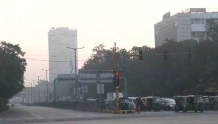 Delhi AQI Alert: Air Quality Worsens; Smog Blankets NCR As Levels Stay ‘Very Poor’