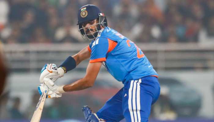 BIG Blow To India ! Axar Patel Ruled Out Of Last Two T20Is Against South Africa; BCCI Names Replacement