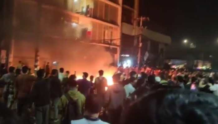 Protests Erupt In Dhaka After Osman Hadi's Death, Media Offices Attacked | Video