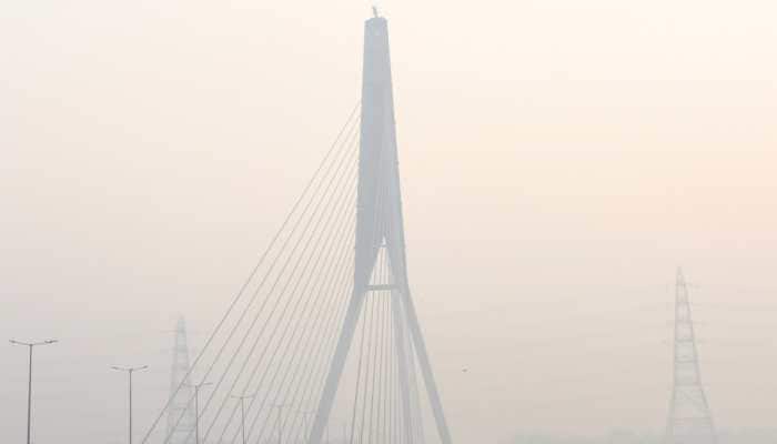 Delhi Fog Alert: 500+ Flights Delayed, 27 Cancelled At IGI Airport; AQI Hits 'Severe' In 14 Areas