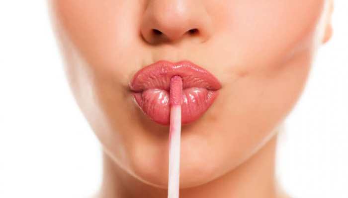 A Complete Guide to Glossy and Liquid Lipsticks