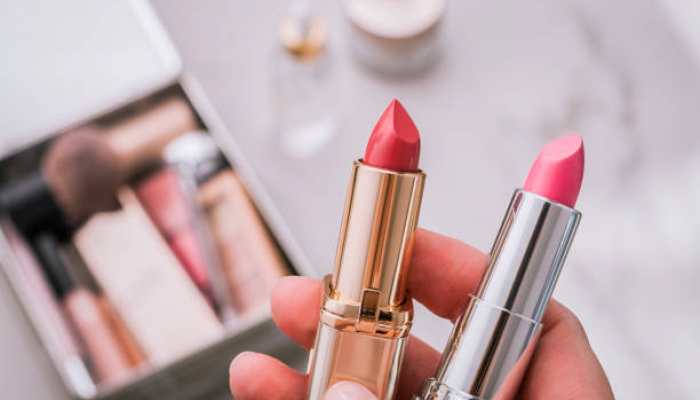 Long-Lasting &amp; Vibrant Lipsticks for Women