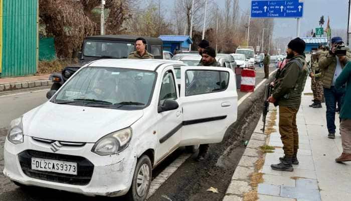 Security Tightened Across Srinagar Ahead Of Christmas And New Year; Joint JKP-CRPF-SOG Operations Conducted